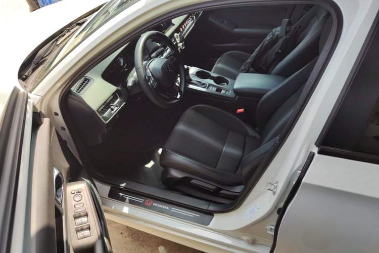 Used Honda Civic 2022 240TURBO CVT Dynamic Edition Driver Seat