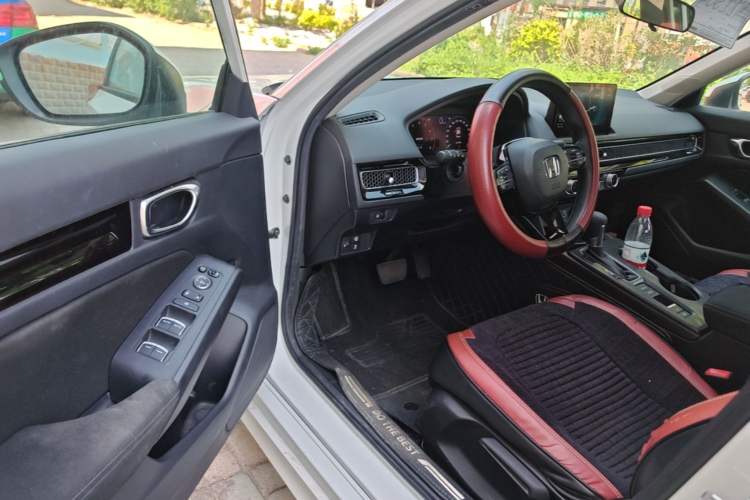 Used Honda Civic 2022 240TURBO CVT Dynamic Edition Driver Seat