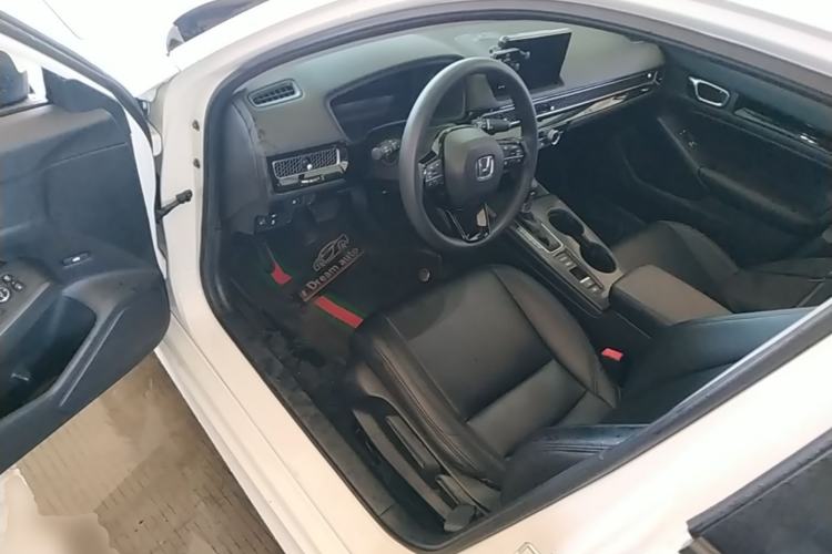 Used Honda Civic 2022 240TURBO CVT Dynamic Edition Driver Seat