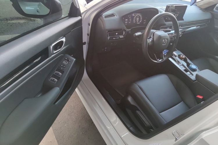 Used Honda Civic 2022 240TURBO CVT Dynamic Edition Driver Seat