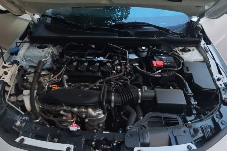 Used Honda Civic 2022 240TURBO CVT Dynamic Edition Engine Bay