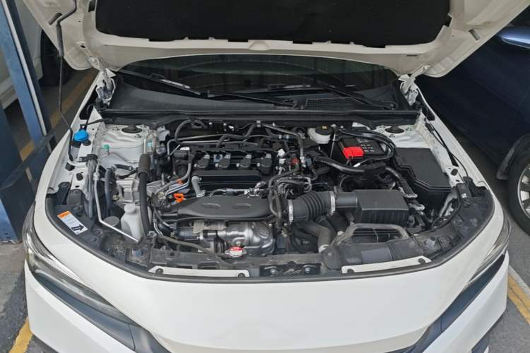 Used Honda Civic 2022 240TURBO CVT Dynamic Edition Engine Bay