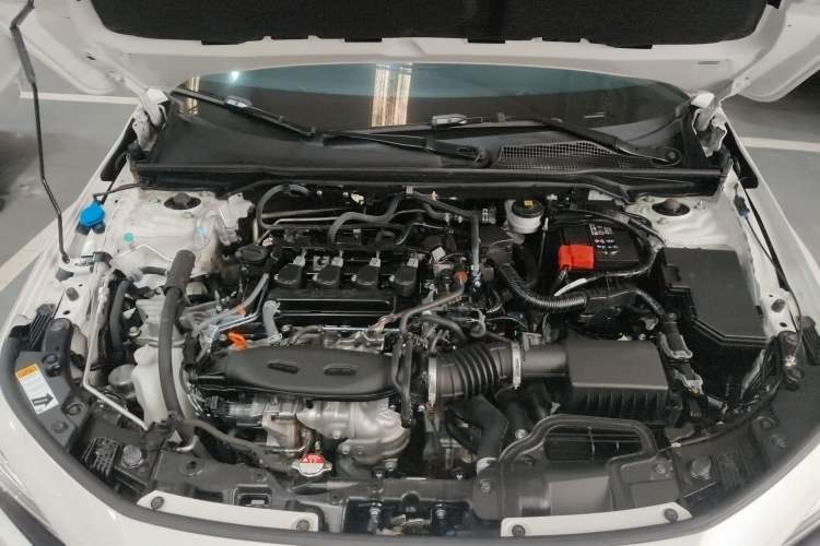 Used Honda Civic 2022 240TURBO CVT Dynamic Edition Engine Bay
