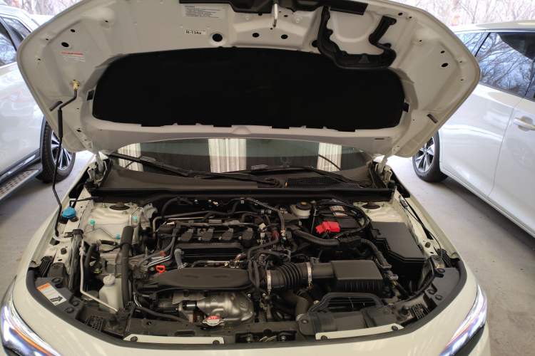 Used Honda Civic 2022 240TURBO CVT Dynamic Edition Engine Bay
