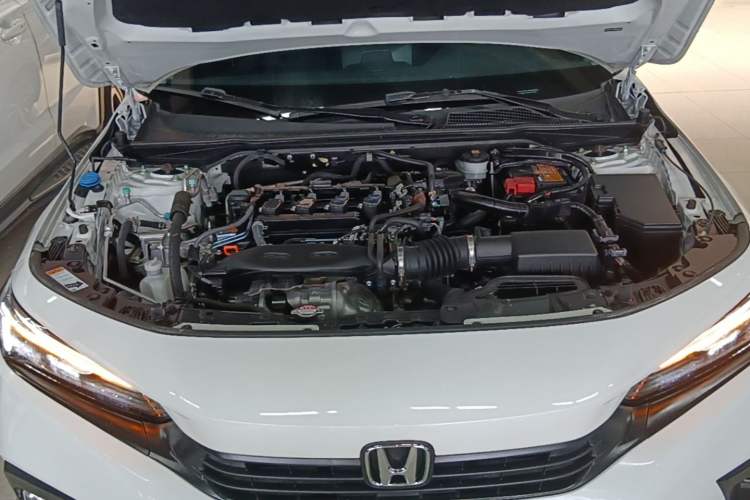Used Honda Civic 2022 240TURBO CVT Dynamic Edition Engine Bay
