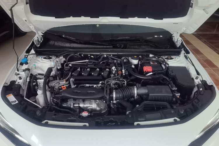 Used Honda Civic 2022 240TURBO CVT Dynamic Edition Engine Bay