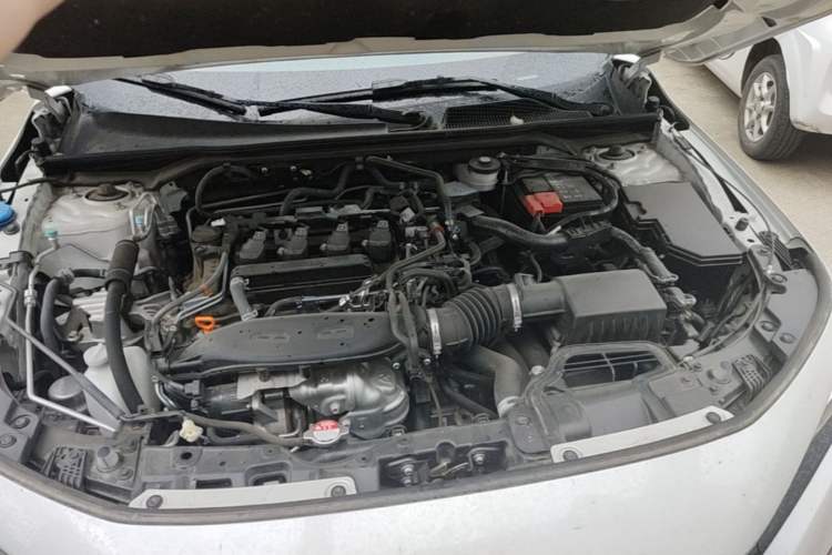 Used Honda Civic 2022 240TURBO CVT Dynamic Edition Engine Bay