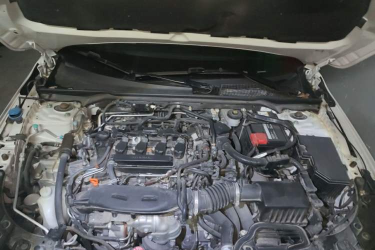 Used Honda Civic 2022 240TURBO CVT Dynamic Edition Engine Bay