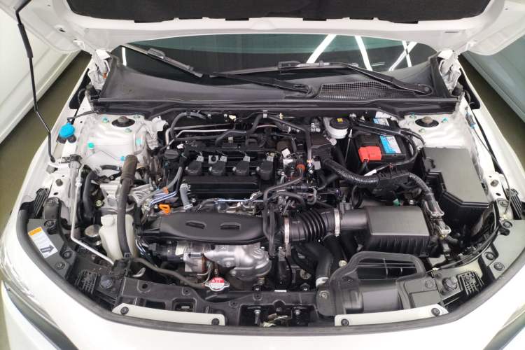 Used Honda Civic 2022 240TURBO CVT Dynamic Edition Engine Bay