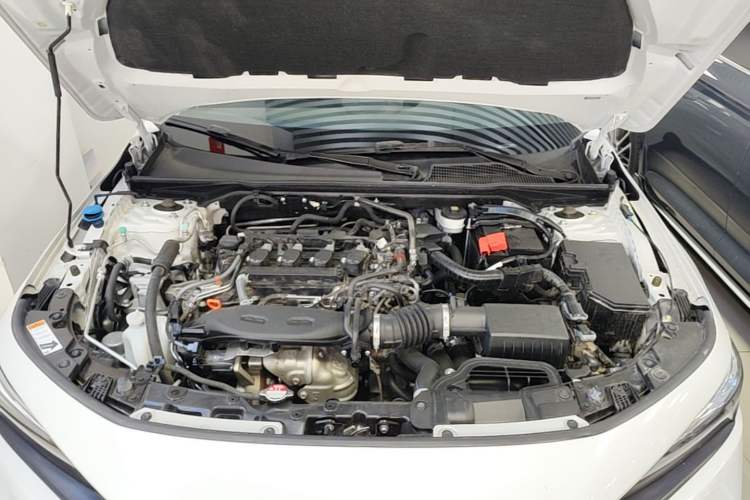 Used Honda Civic 2022 240TURBO CVT Dynamic Edition Engine Bay