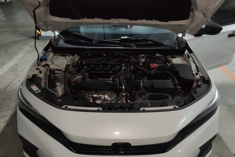 Used Honda Civic 2022 240TURBO CVT Dynamic Edition Engine Bay