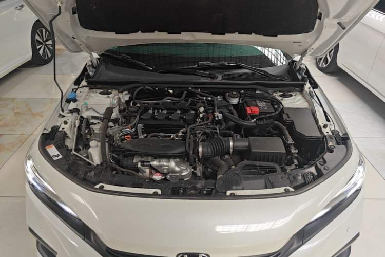 Used Honda Civic 2022 240TURBO CVT Dynamic Edition Engine Bay