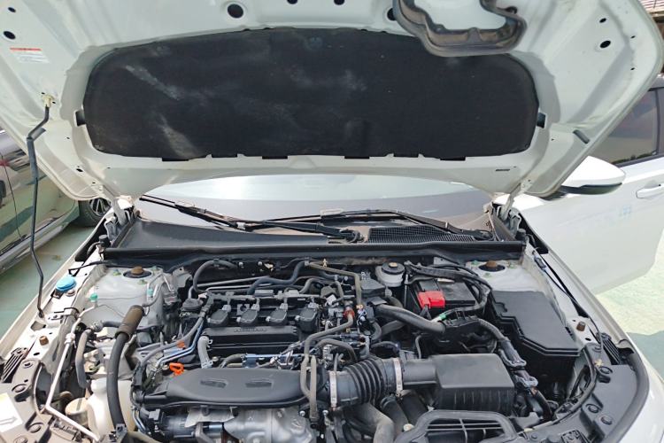 Used Honda Civic 2022 240TURBO CVT Dynamic Edition Engine Bay