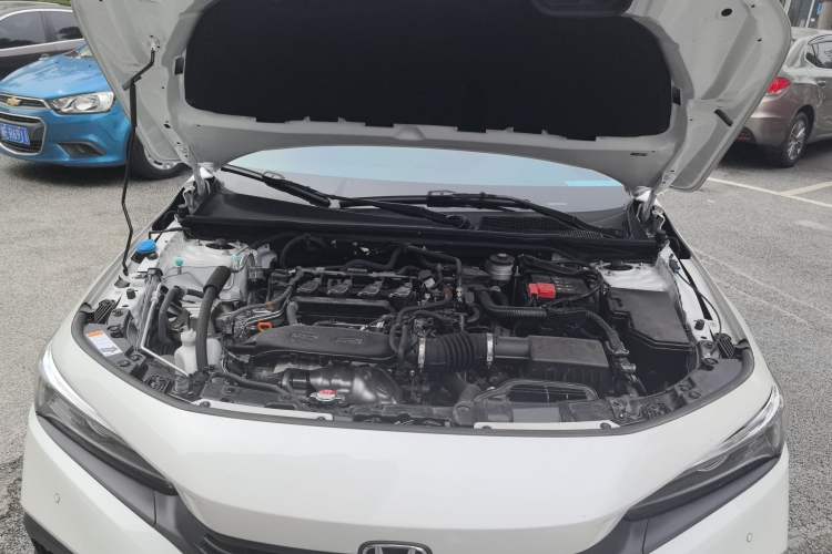 Used Honda Civic 2022 240TURBO CVT Dynamic Edition Engine Bay