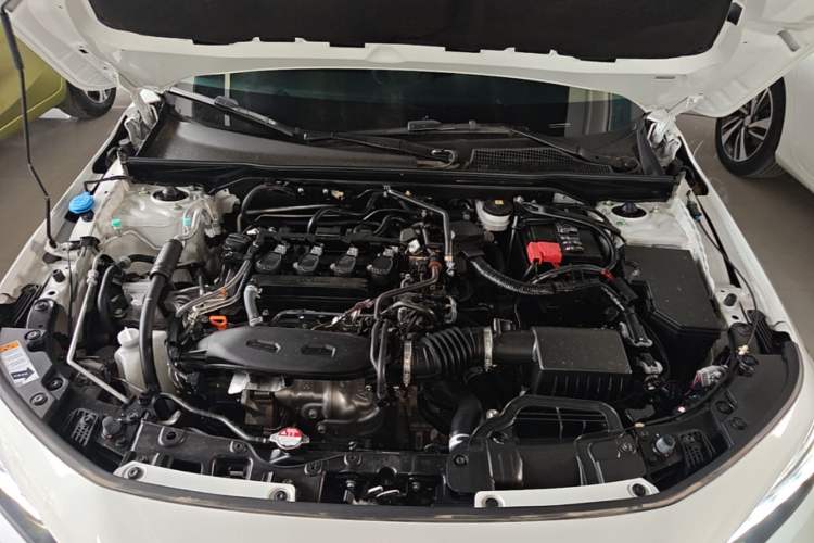 Used Honda Civic 2022 240TURBO CVT Dynamic Edition Engine Bay