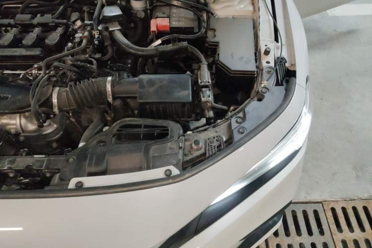 Used Honda Civic 2022 240TURBO CVT Dynamic Edition Engine Bay Left