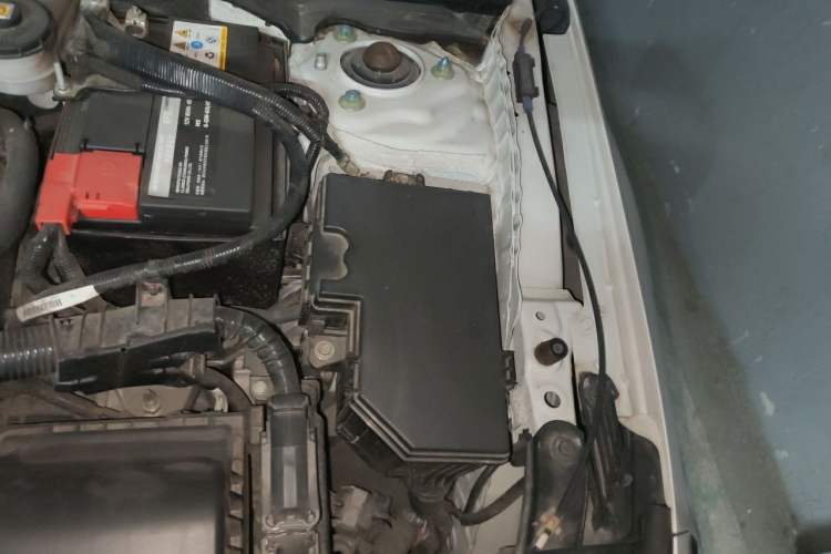 Used Honda Civic 2022 240TURBO CVT Dynamic Edition Engine Bay Left
