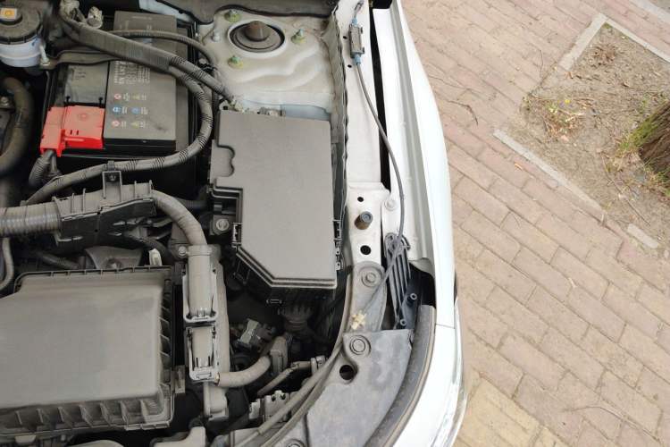 Used Honda Civic 2022 240TURBO CVT Dynamic Edition Engine Bay Left