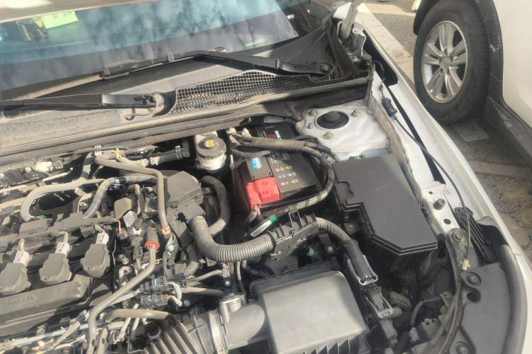Used Honda Civic 2022 240TURBO CVT Dynamic Edition Engine Bay Left