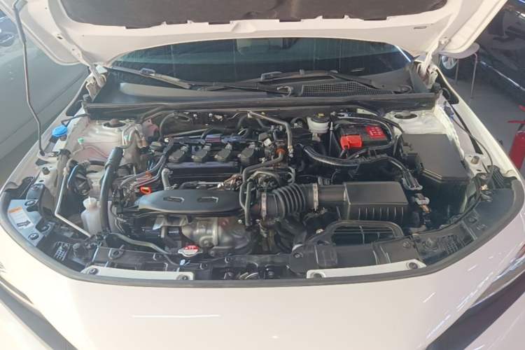 Used Honda Civic 2022 240TURBO CVT Dynamic Edition Engine Bay