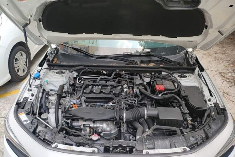 Used Honda Civic 2022 240TURBO CVT Dynamic Edition Engine Bay