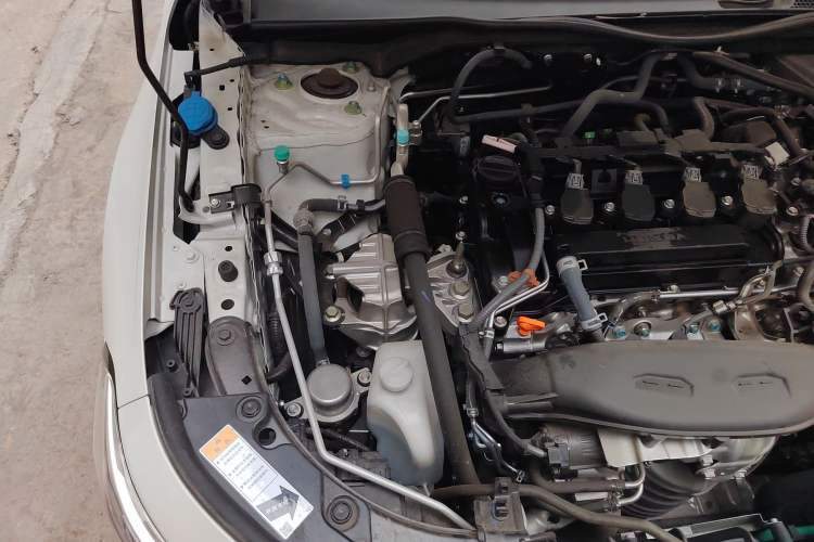 Used Honda Civic 2022 240TURBO CVT Dynamic Edition Engine Bay Right