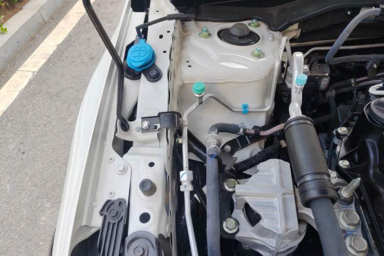 Used Honda Civic 2022 240TURBO CVT Dynamic Edition Engine Bay Right