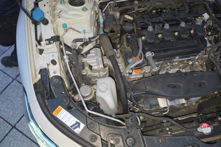 Used Honda Civic 2022 240TURBO CVT Dynamic Edition Engine Bay Right
