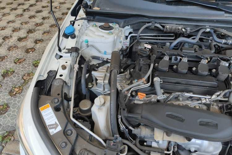 Used Honda Civic 2022 240TURBO CVT Dynamic Edition Engine Bay Right
