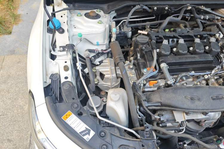 Used Honda Civic 2022 240TURBO CVT Dynamic Edition Engine Bay Right