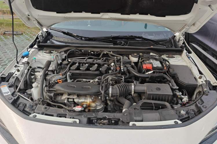 Used Honda Civic 2022 240TURBO CVT Dynamic Edition Engine Bay