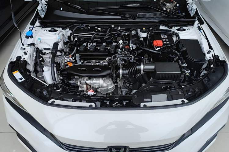 Used Honda Civic 2022 240TURBO CVT Dynamic Edition Engine Bay