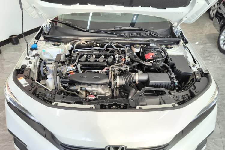 Used Honda Civic 2022 240TURBO CVT Dynamic Edition Engine Bay