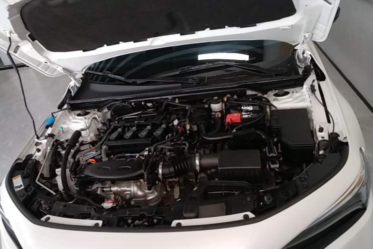 Used Honda Civic 2022 240TURBO CVT Dynamic Edition Engine Bay