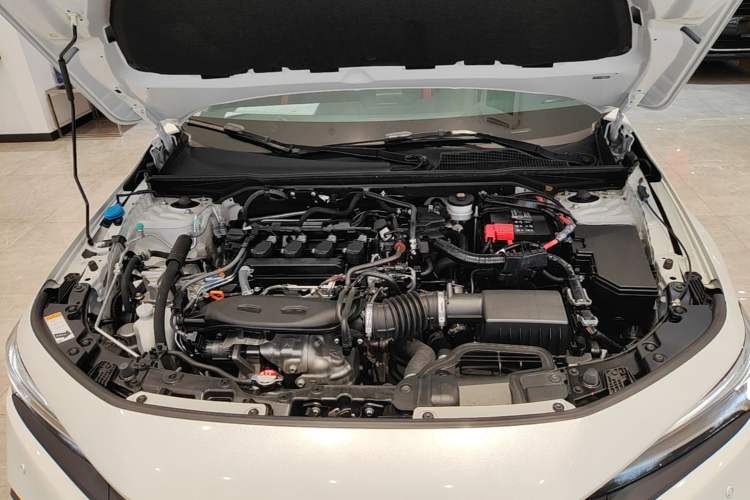 Used Honda Civic 2022 240TURBO CVT Dynamic Edition Engine Bay