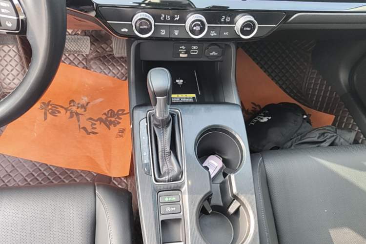 Used Honda Civic 2022 240TURBO CVT Dynamic Control Version Gear Lever