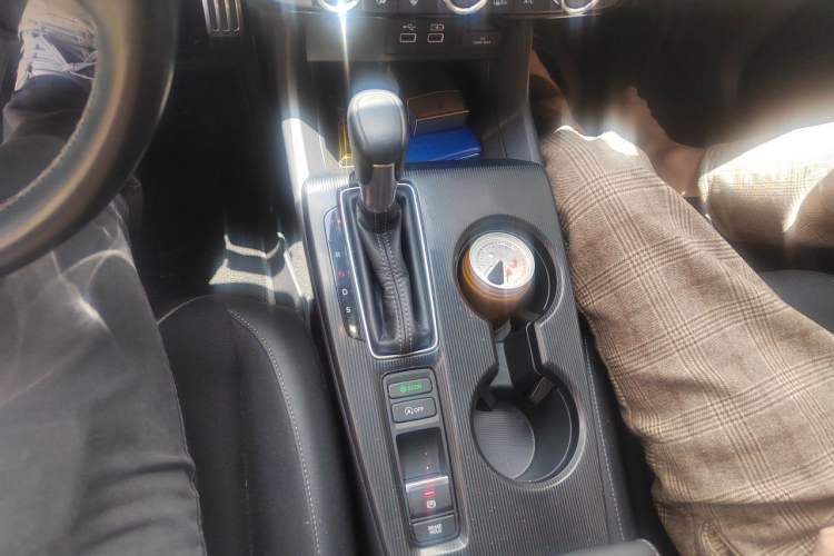 Used Honda Civic 2022 240TURBO CVT Dynamic Edition Gear Lever