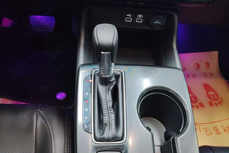 Used Honda Civic 2022 240TURBO CVT Dynamic Edition Gear Lever