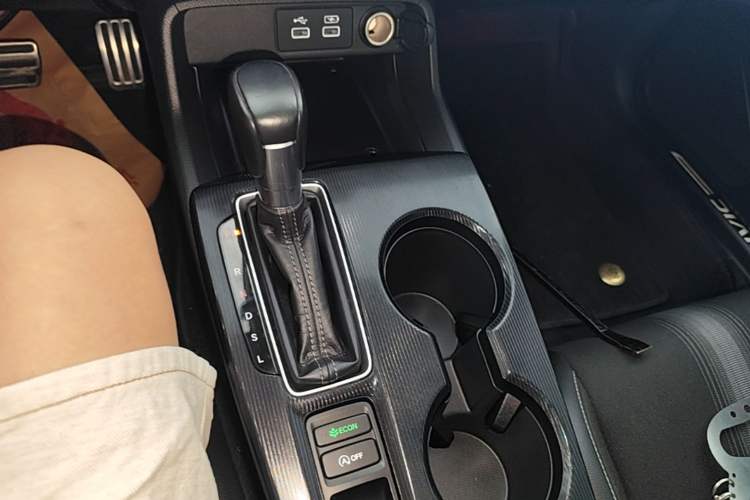 Used Honda Civic 2022 240TURBO CVT Dynamic Edition Gear Lever