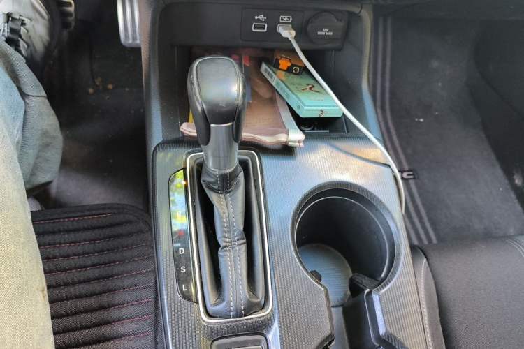 Used Honda Civic 2022 240TURBO CVT Dynamic Edition Gear Lever
