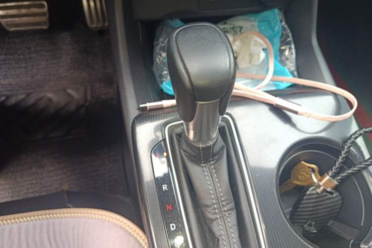 Used Honda Civic 2022 240TURBO CVT Dynamic Edition Gear Lever