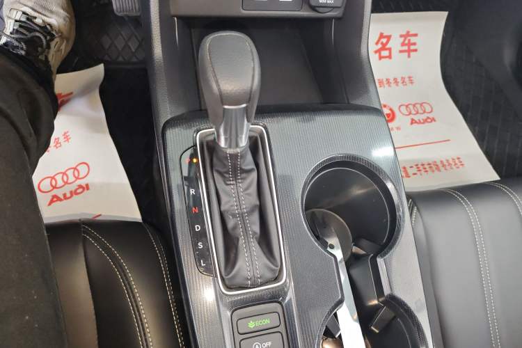 Used Honda Civic 2022 240TURBO CVT Dynamic Edition Gear Lever