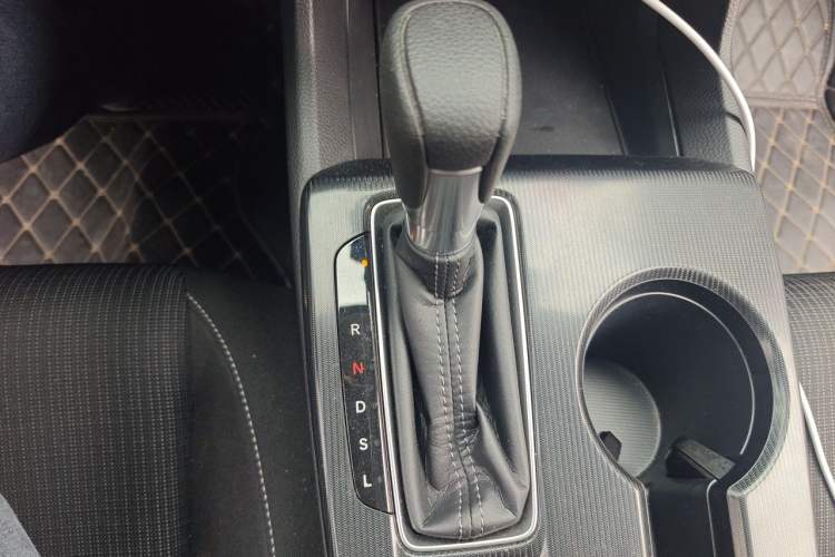 Used Honda Civic 2022 240TURBO CVT Dynamic Edition Gear Lever