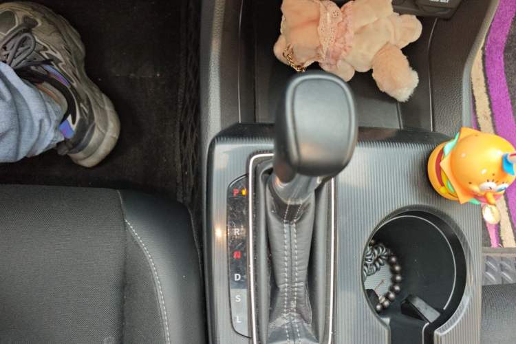 Used Honda Civic 2022 240TURBO CVT Dynamic Edition Gear Lever