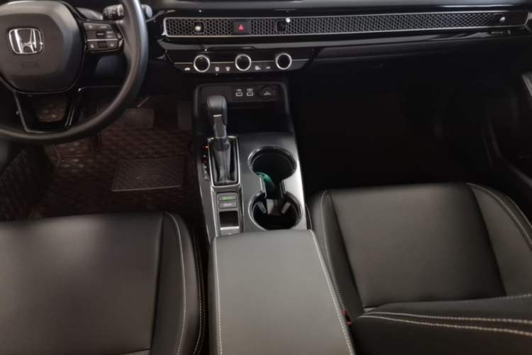 Used Honda Civic 2022 240TURBO CVT Dynamic Edition Gear Lever