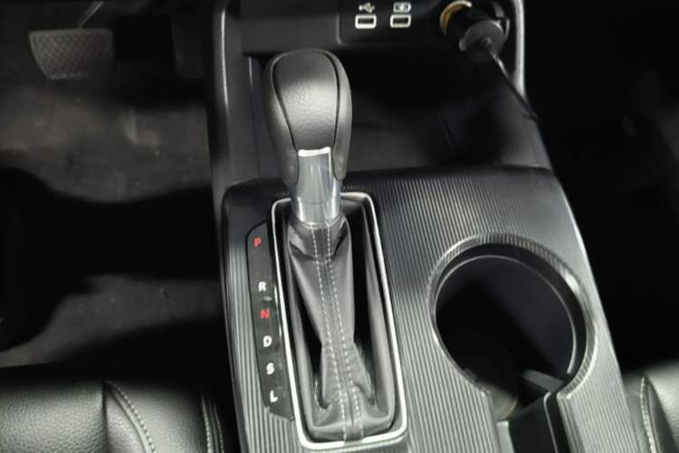 Used Honda Civic 2022 240TURBO CVT Dynamic Edition Gear Lever