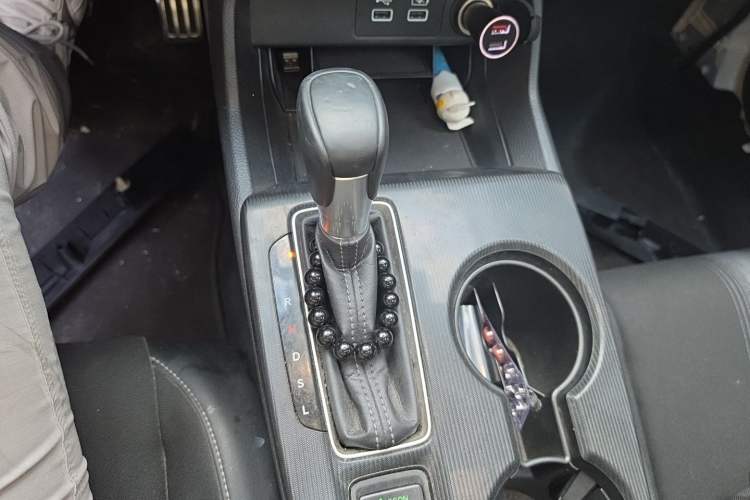Used Honda Civic 2022 240TURBO CVT Dynamic Edition Gear Lever