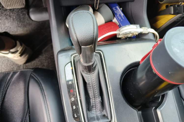 Used Honda Civic 2022 240TURBO CVT Dynamic Edition Gear Lever