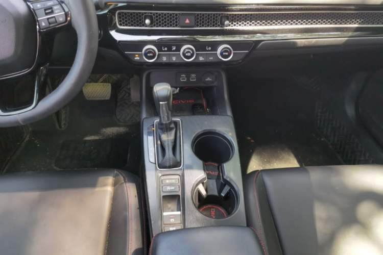 Used Honda Civic 2022 240TURBO CVT Dynamic Edition Gear Lever