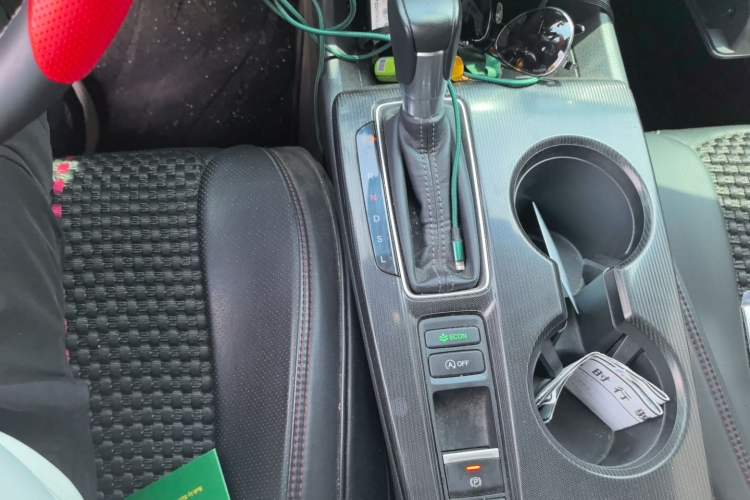 Used Honda Civic 2022 240TURBO CVT Dynamic Edition Gear Lever